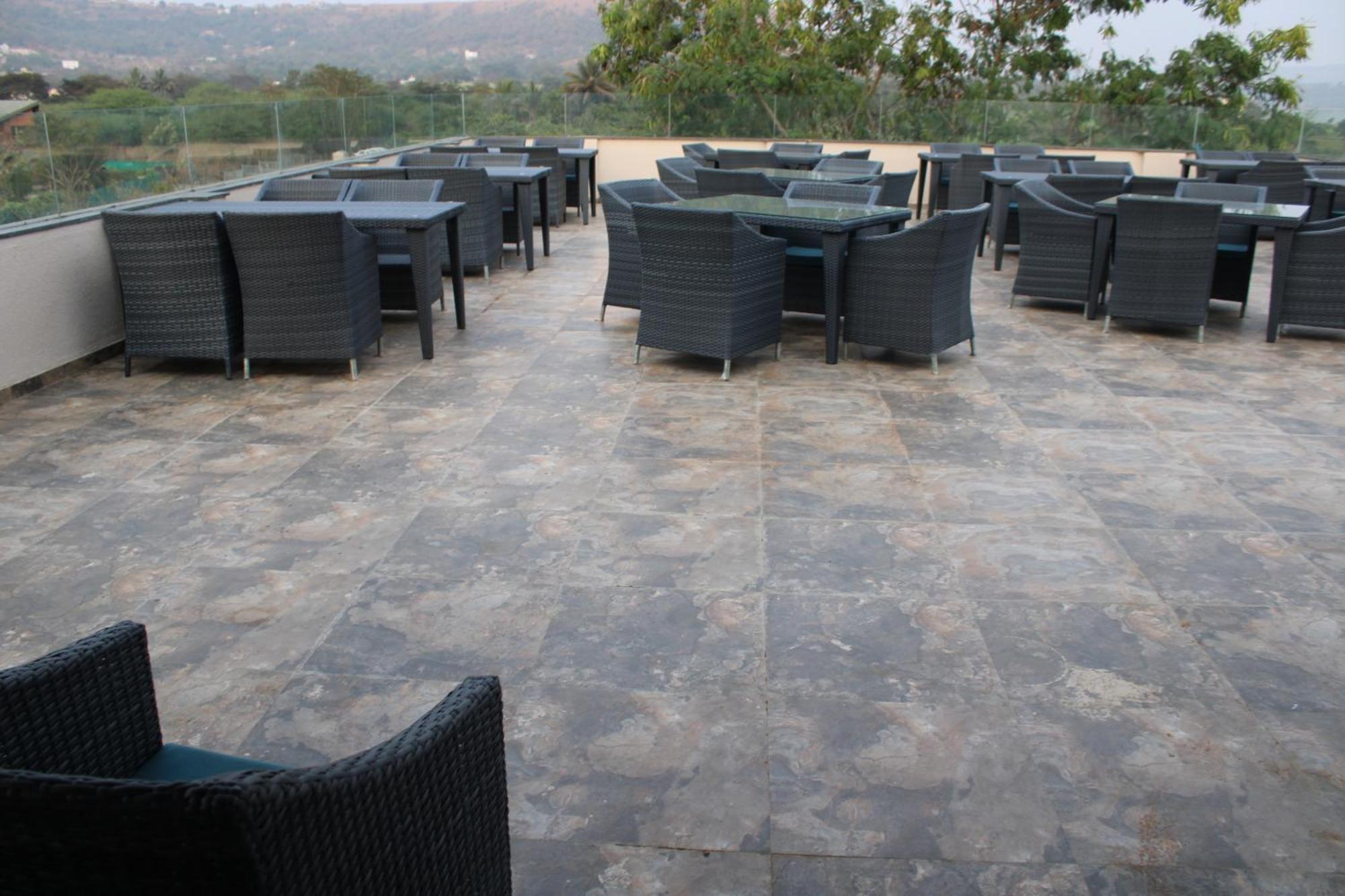 Mango Leaf Lake Resort Malkhed Bagian luar foto